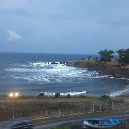 With Sea View/ стаи за гости с морски изглед ゲストハウス *